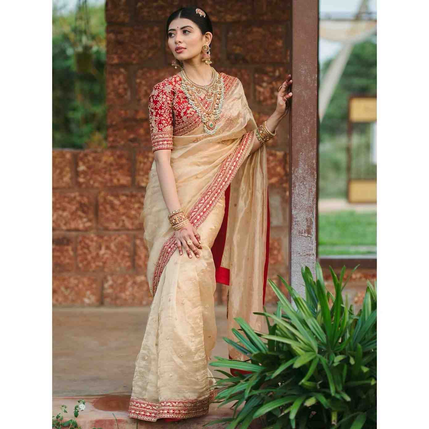 Aafreen Royale – A regal drape of heritage and grace