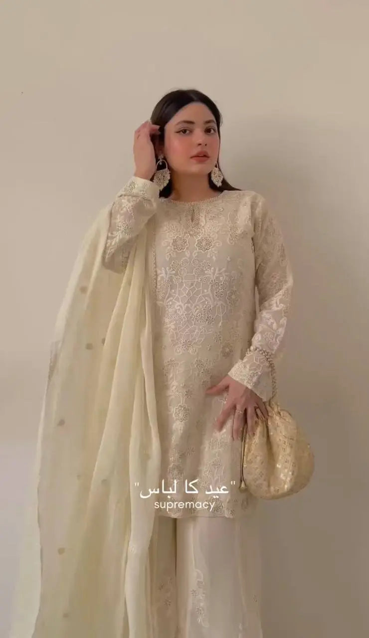 Tajdar-e-Kapra – The crowned cloth