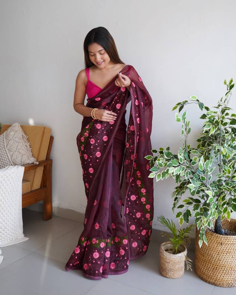 Mahjabeen Elegance – A saree draped in royal sophistication