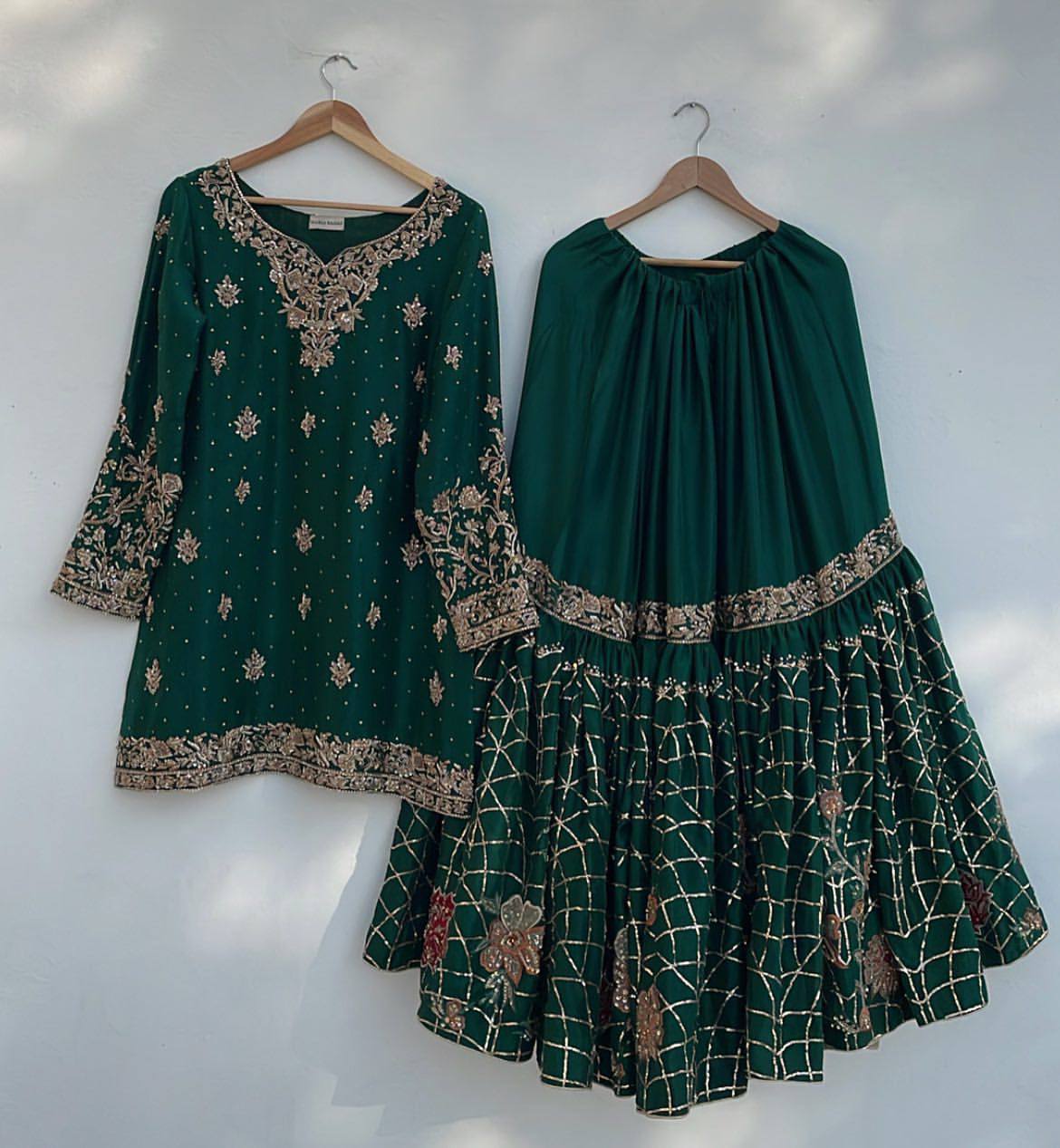 Zarbaft Hawa – Gold-woven breeze