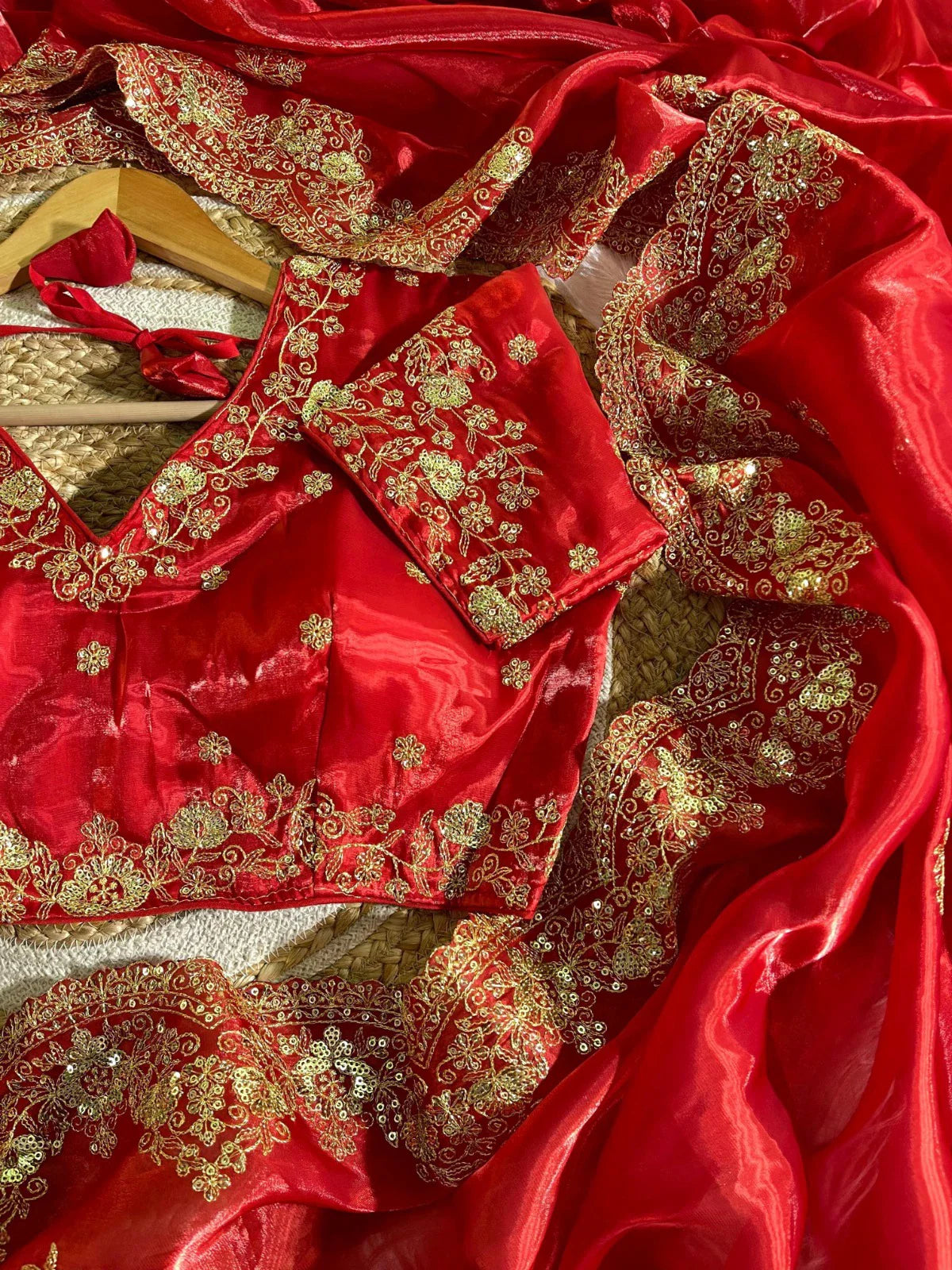 Sitare-e-Husn – A celestial glow of embroidery