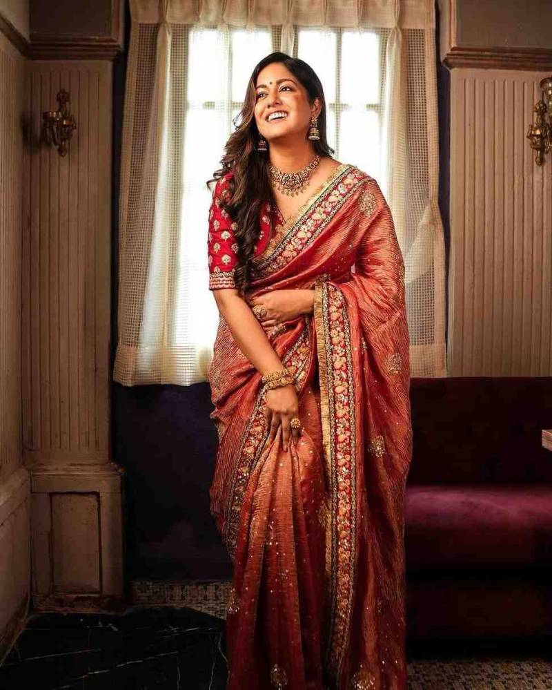 Zarq-e-Banaras – Timeless Banarasi elegance with intricate embroidery