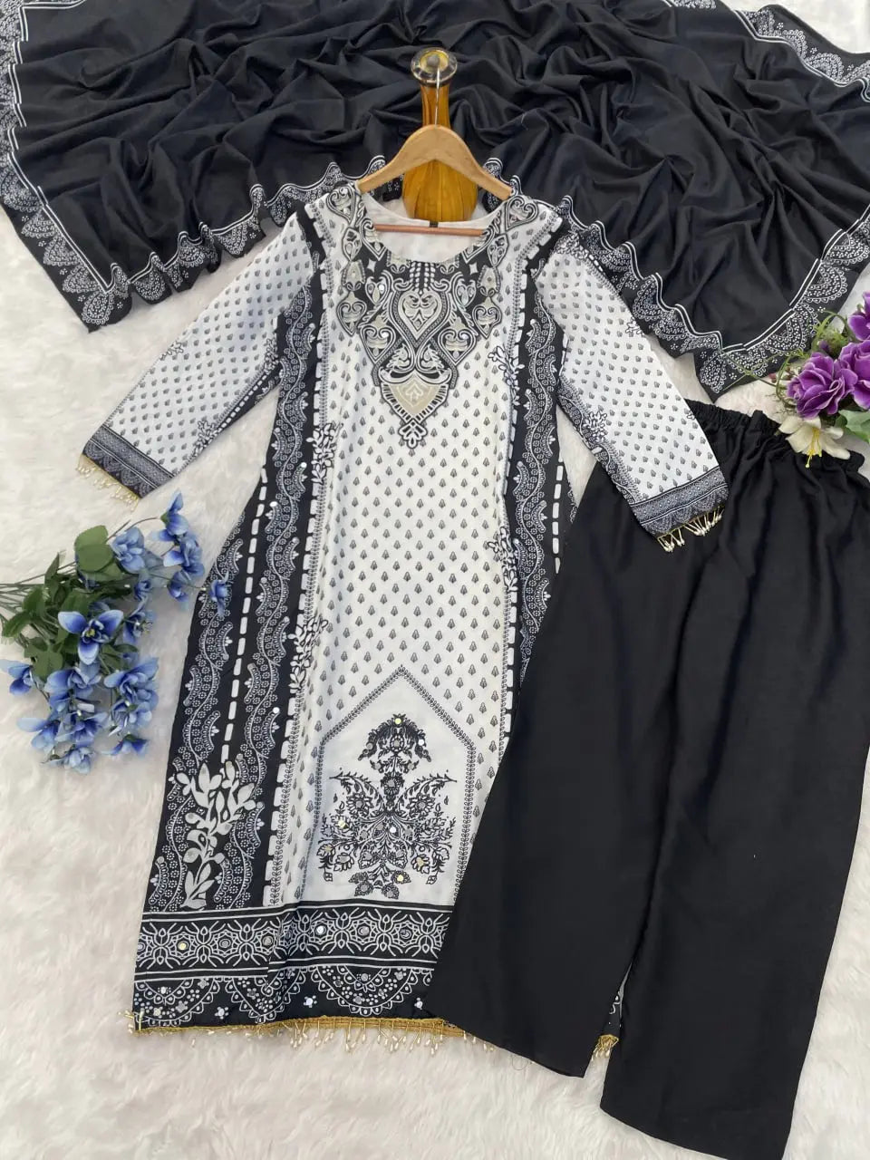 Zarfeen – Finely woven elegance