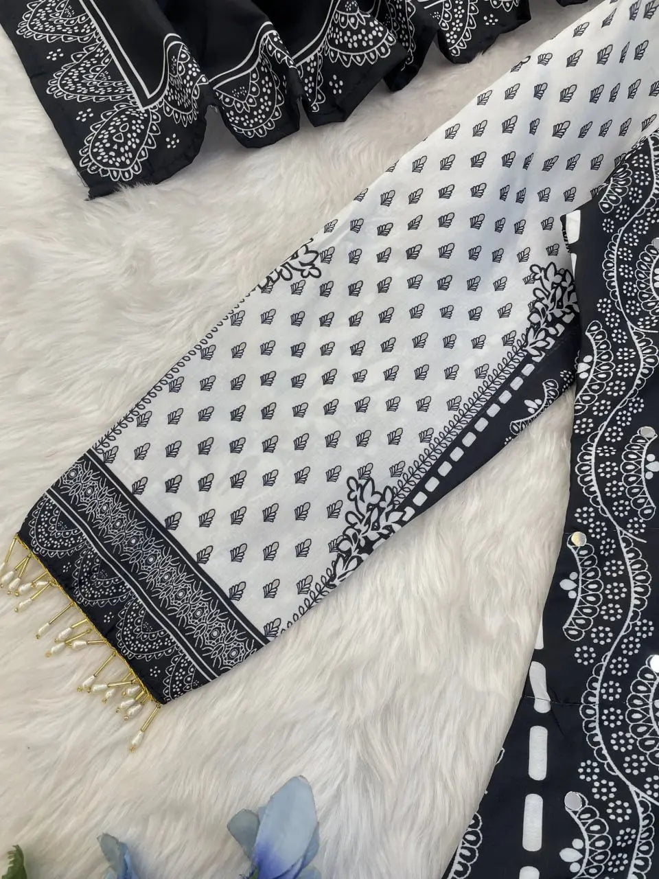 Zarfeen – Finely woven elegance