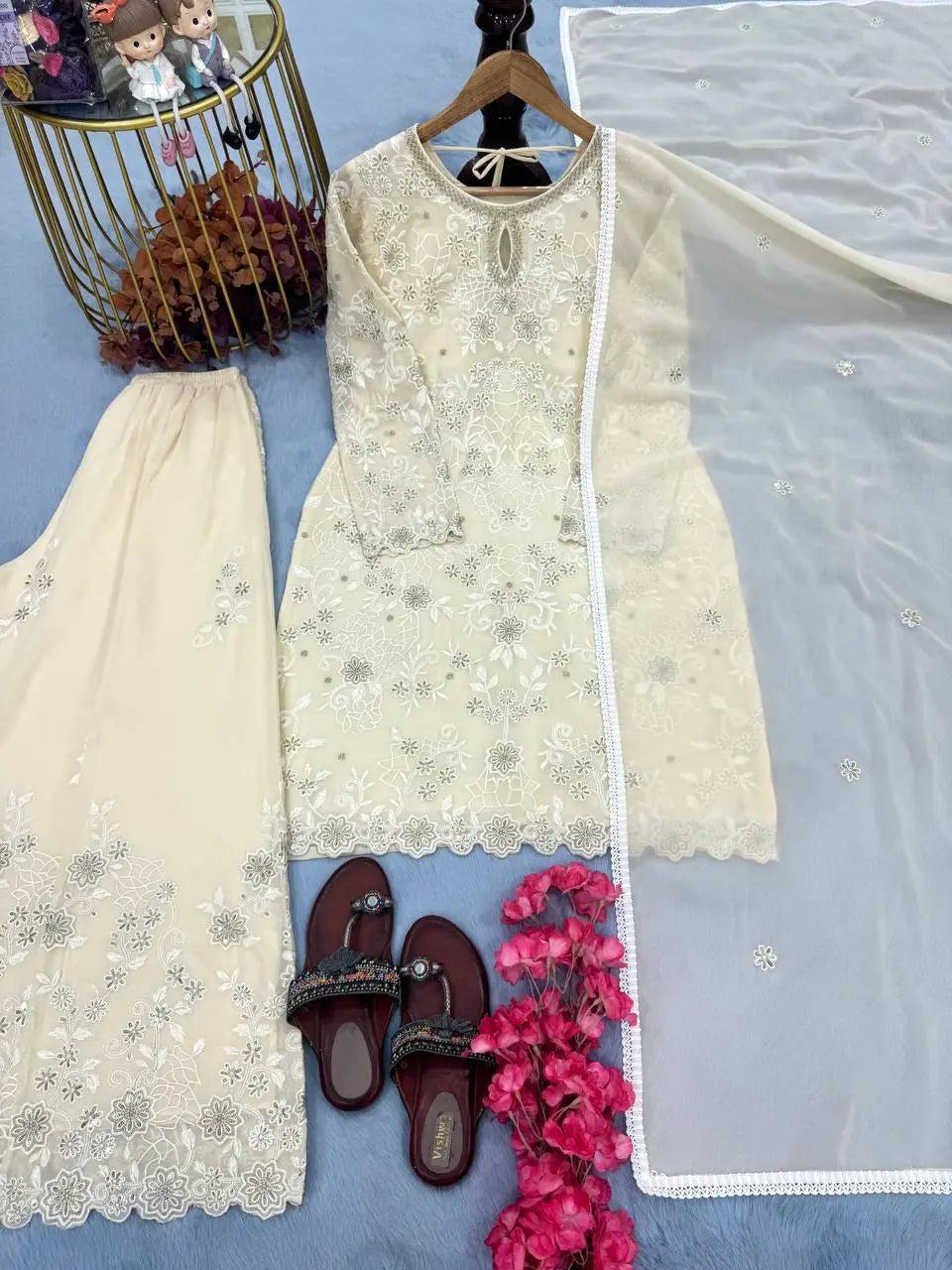 Tajdar-e-Kapra – The crowned cloth