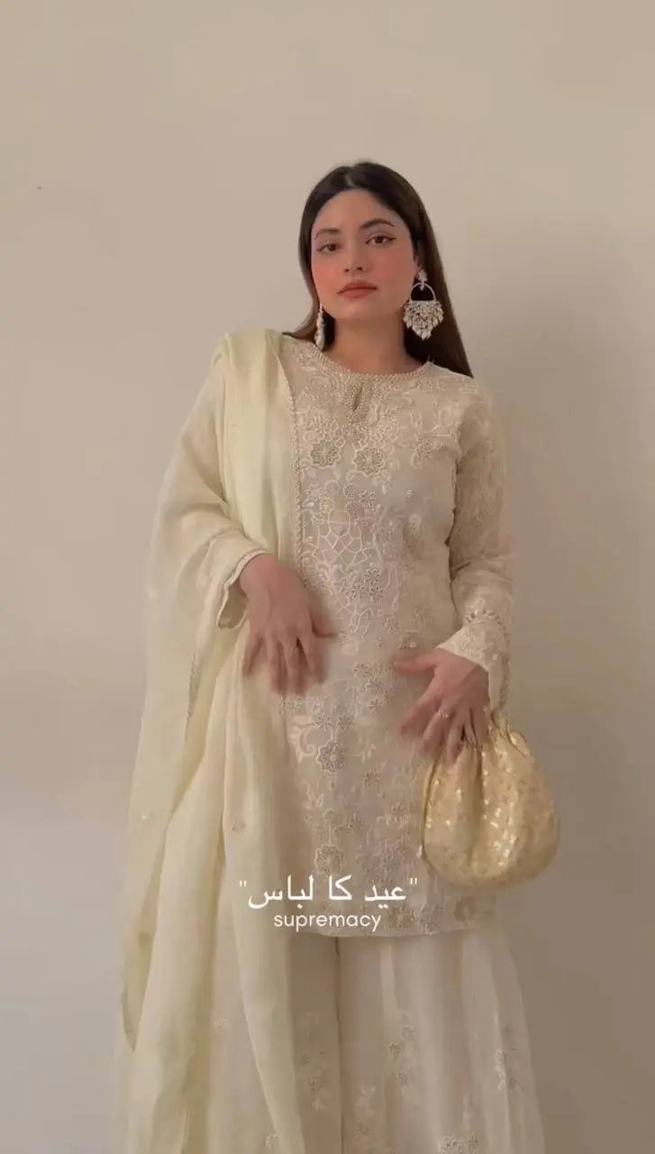 Tajdar-e-Kapra – The crowned cloth
