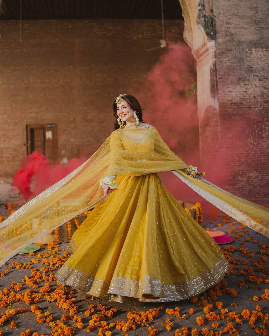 Sunehri Taaj- Golden Crown