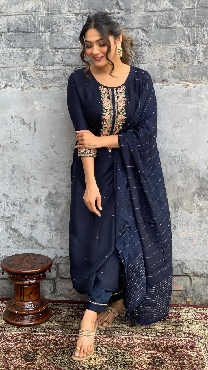 Yashal – Youthful tones with a polished edge