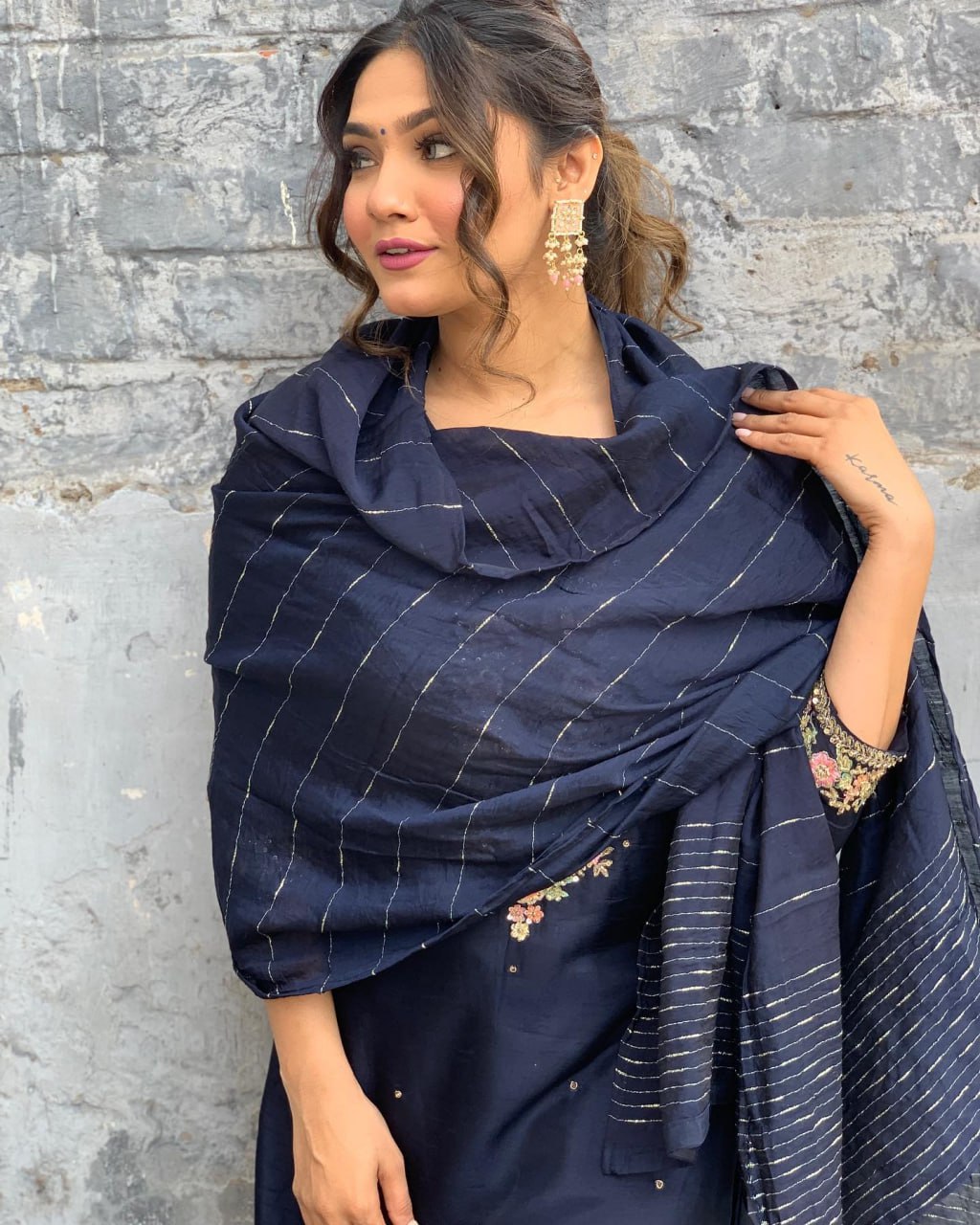 Yashal – Youthful tones with a polished edge