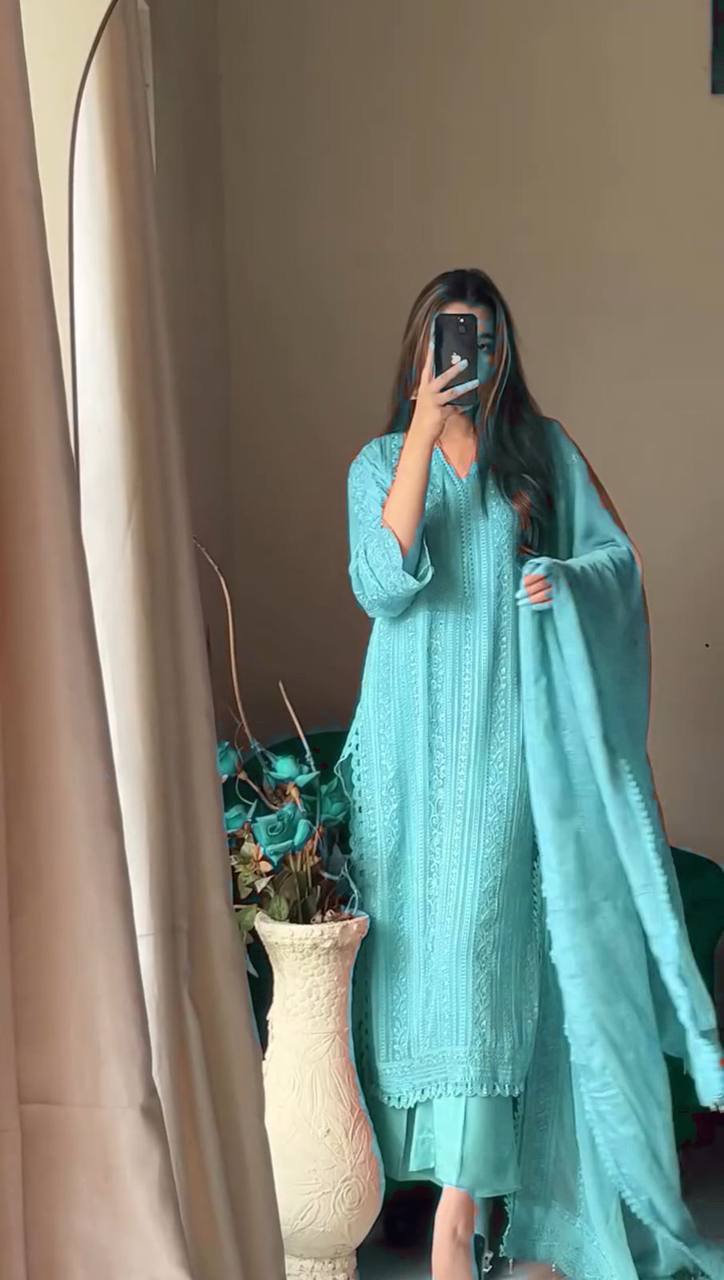 Rohani Saaz – Spiritually soft with luxe textures