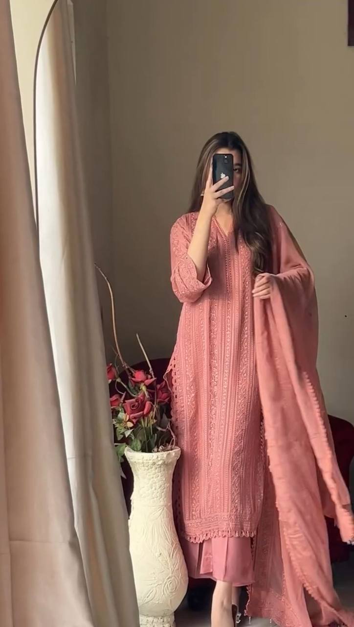 Rohani Saaz – Spiritually soft with luxe textures