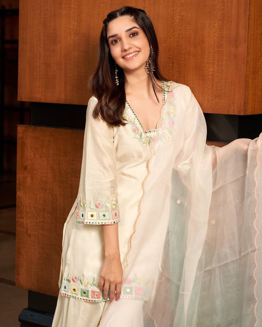 Gulkaar – Embroidered with flowers