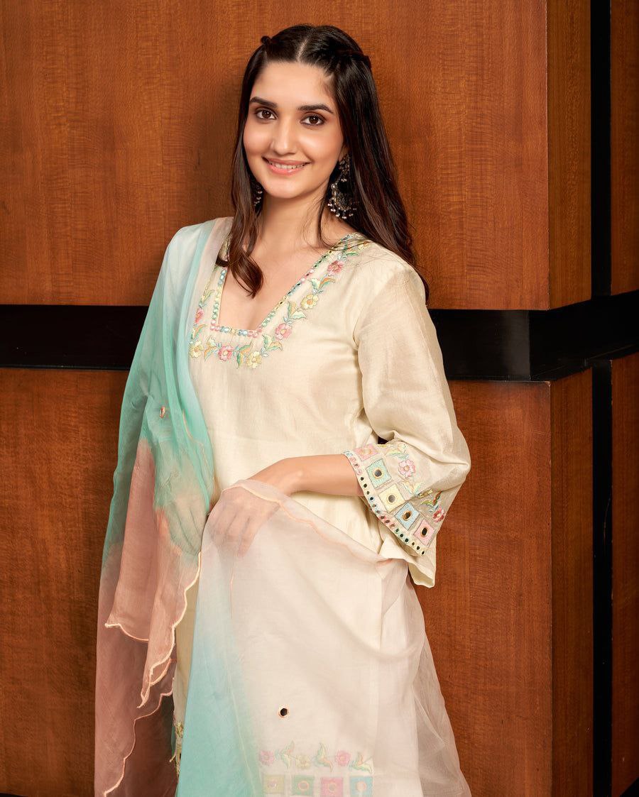 Gulkaar – Embroidered with flowers