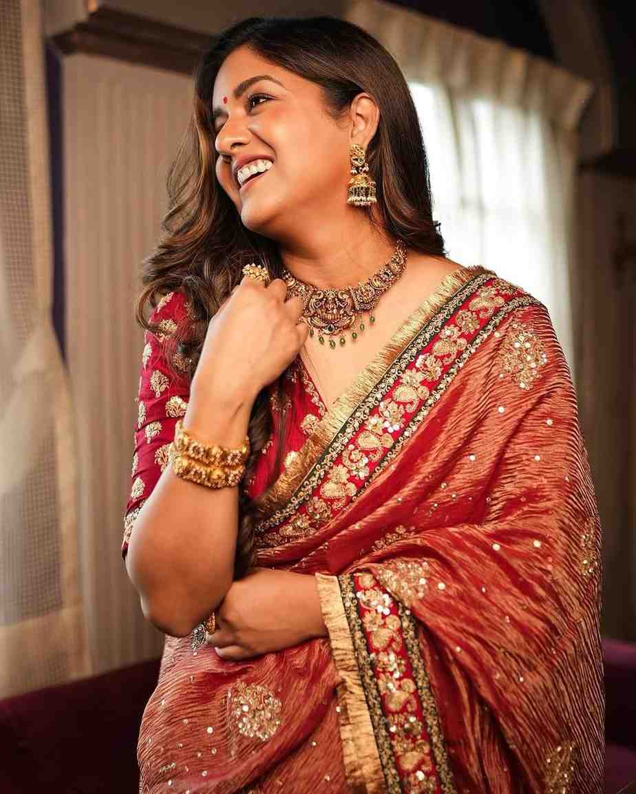 Zarq-e-Banaras – Timeless Banarasi elegance with intricate embroidery