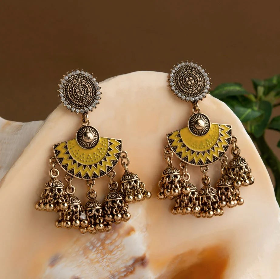Nazakat-e-Taj – Delicate crownwork