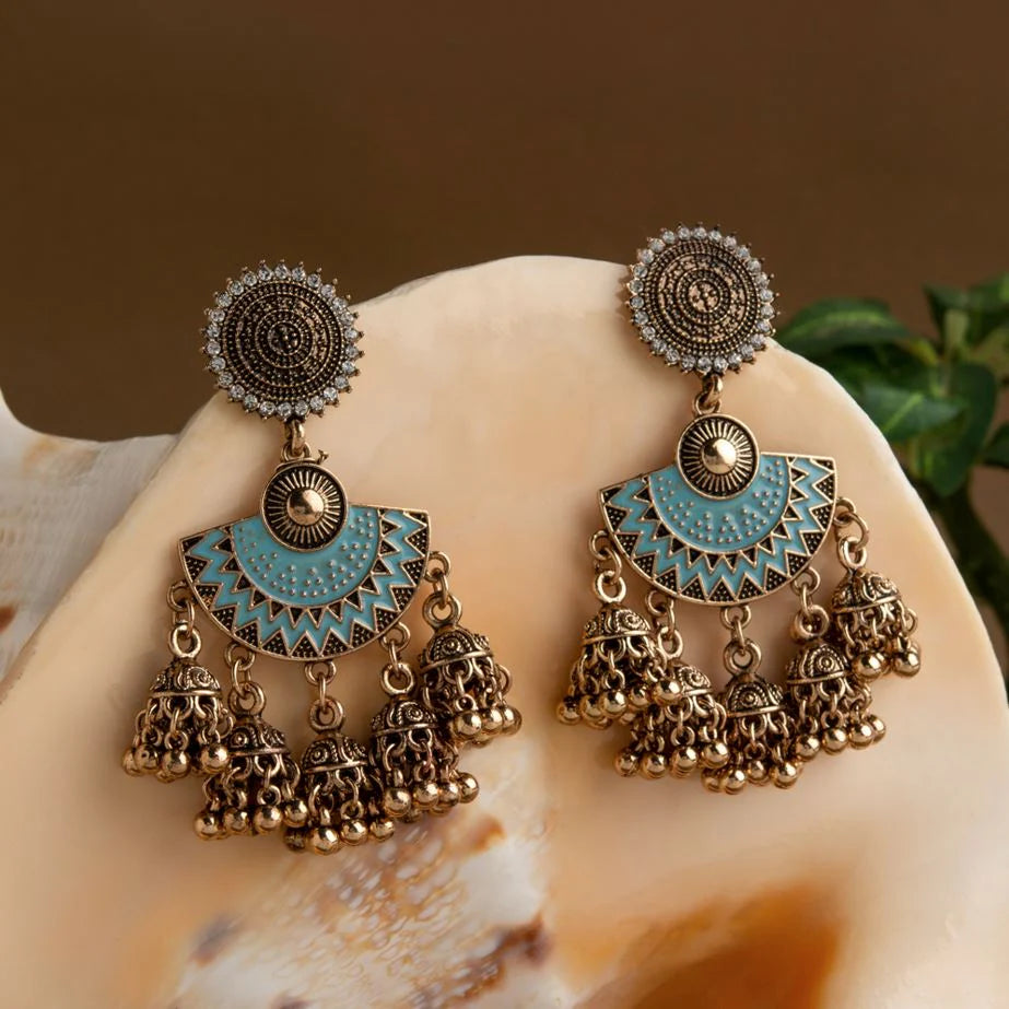 Nazakat-e-Taj – Delicate crownwork