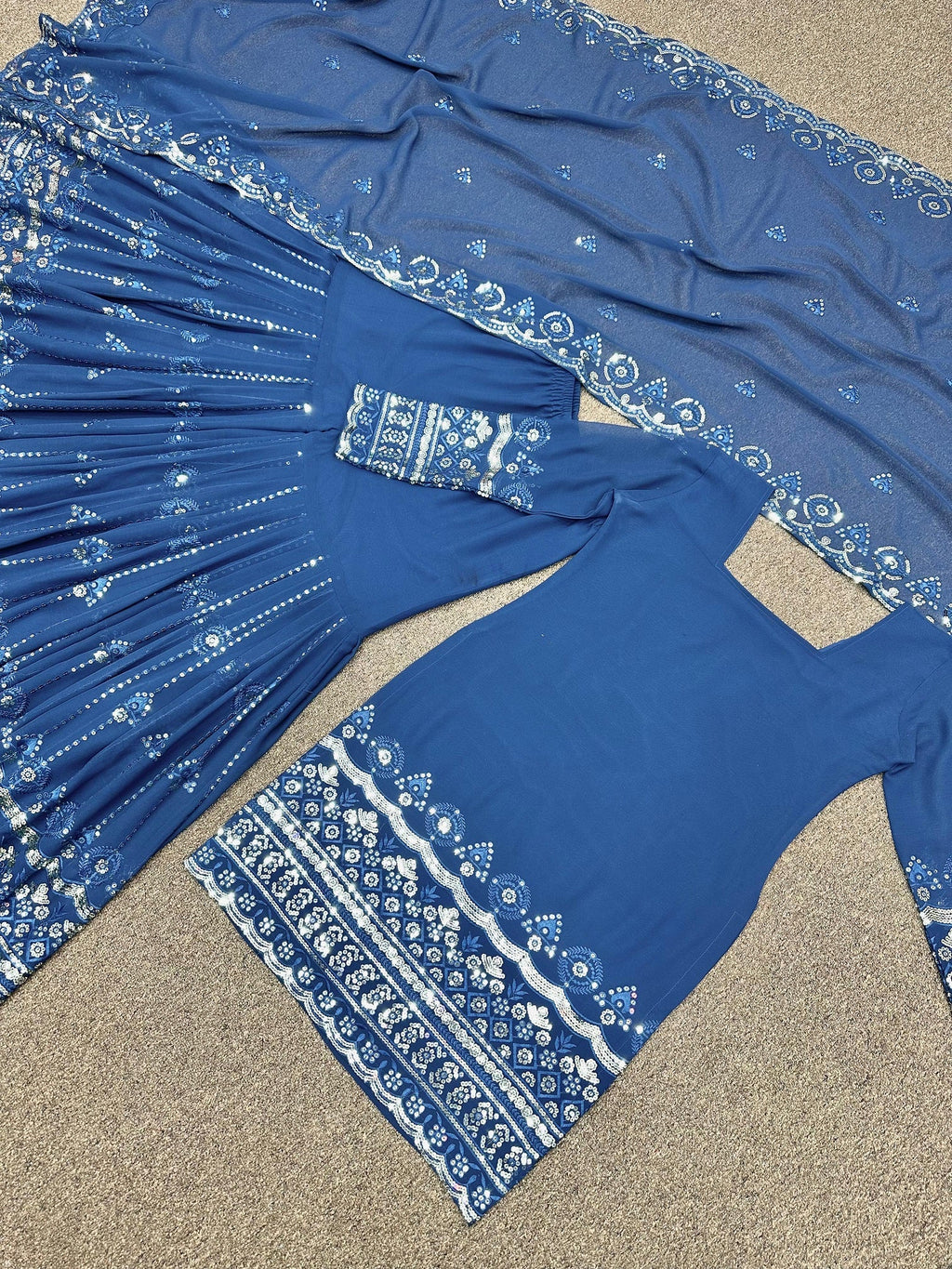Gul-e-Rang – Blooming perfection in embroidered artistry