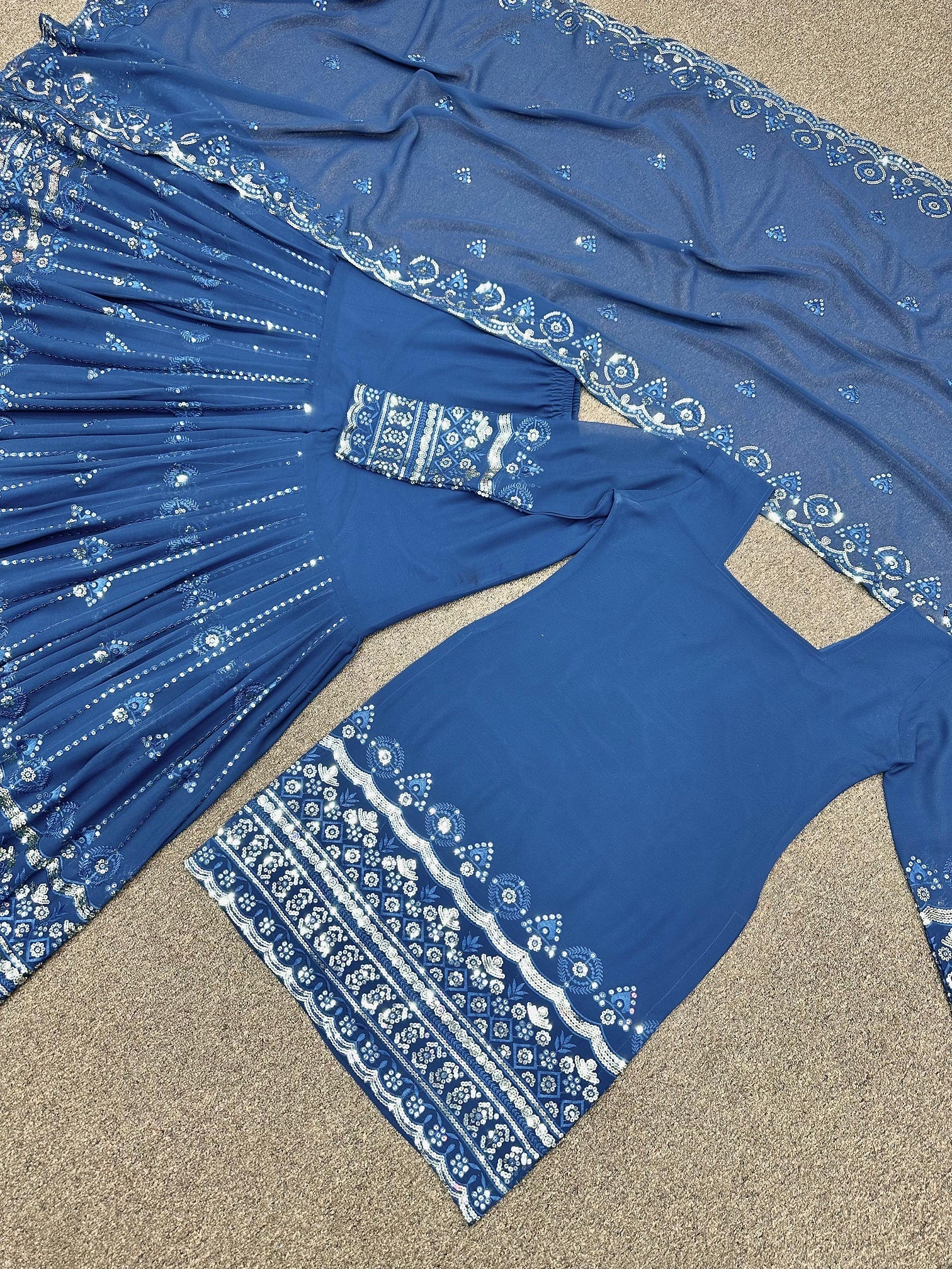 Gul-e-Rang – Blooming perfection in embroidered artistry