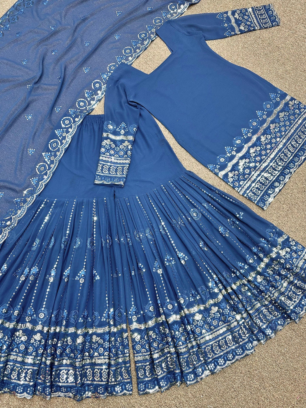 Gul-e-Rang – Blooming perfection in embroidered artistry