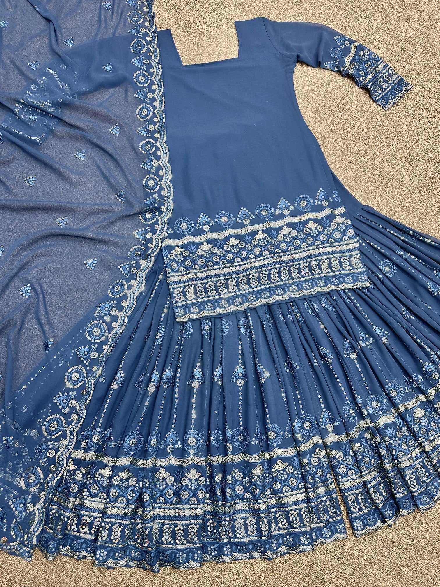 Gul-e-Rang – Blooming perfection in embroidered artistry