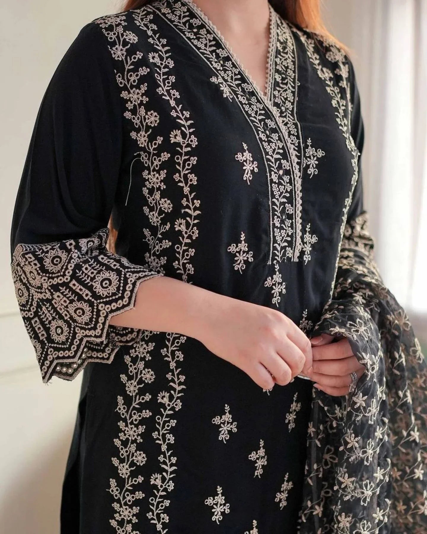 Rang-e-Nafees – Shade of sophistication