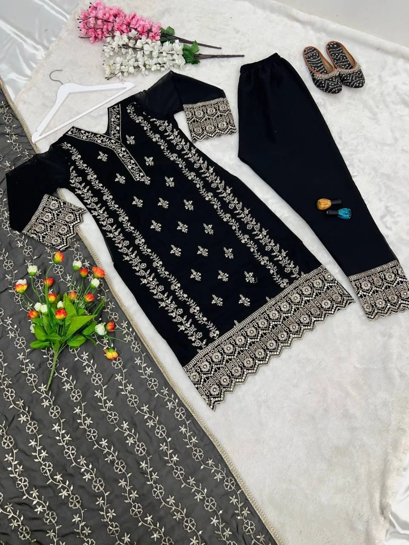 Rang-e-Nafees – Shade of sophistication