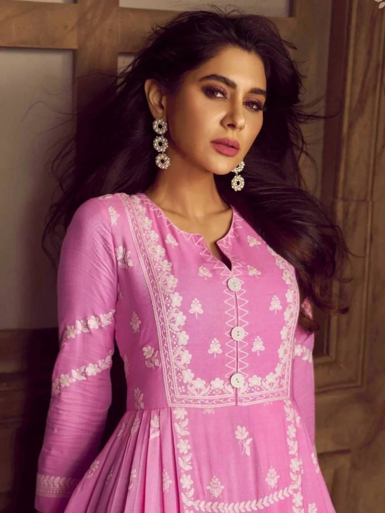 Gulrukh – Floral beauty wrapped in timeless design