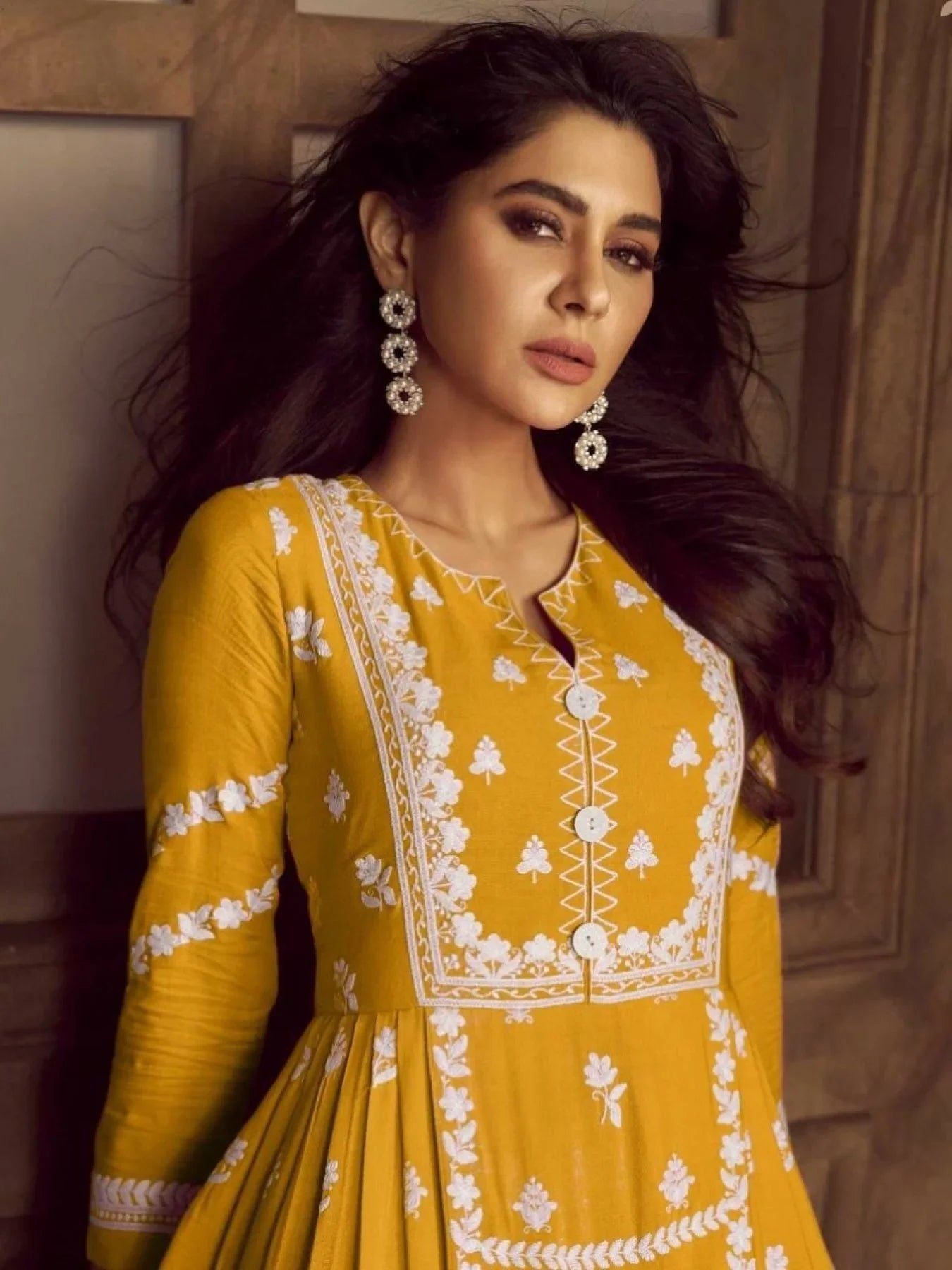 Gulrukh – Floral beauty wrapped in timeless design