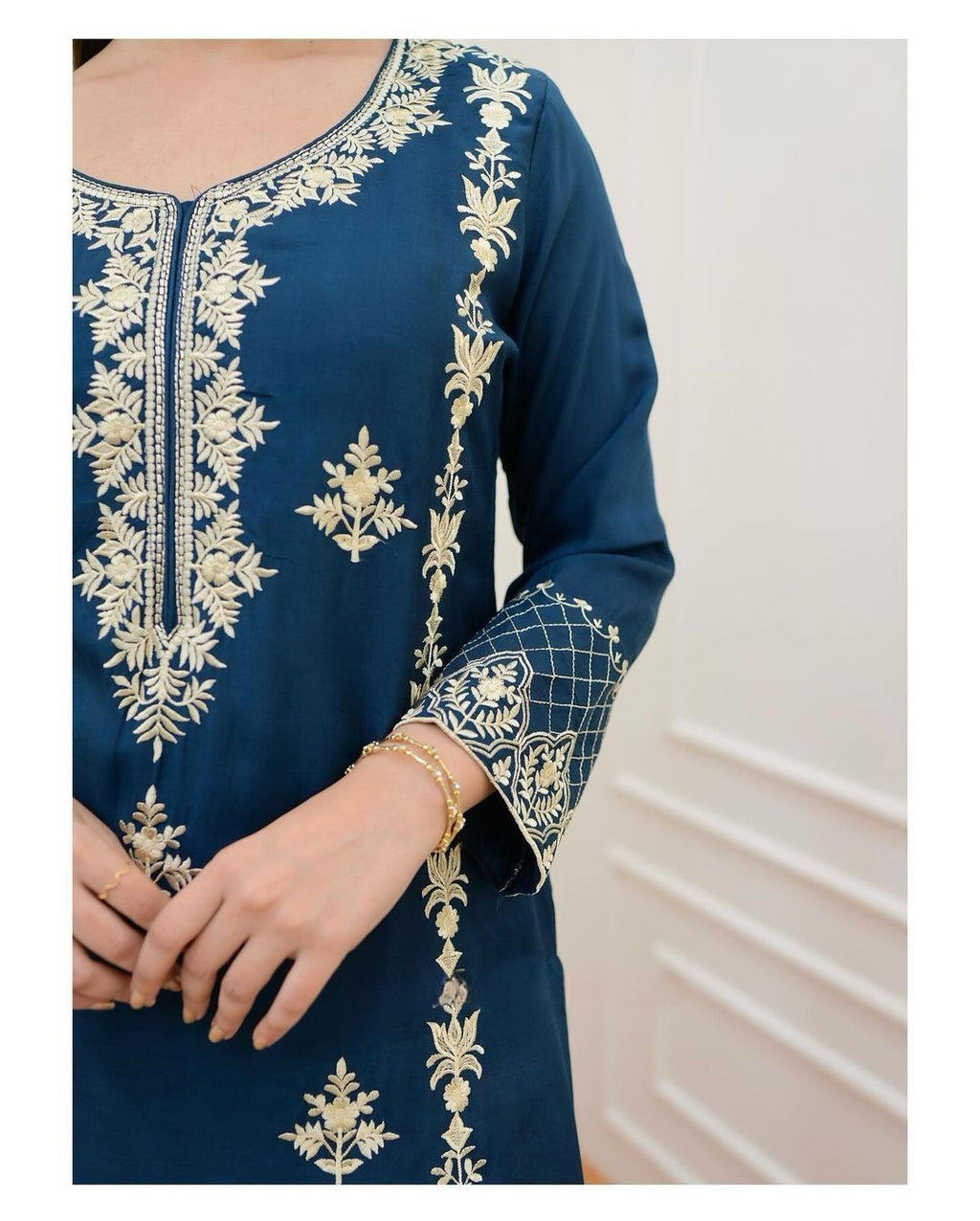 Vanya Ease – Soft fabrics and relaxed silhouettes for daily wear