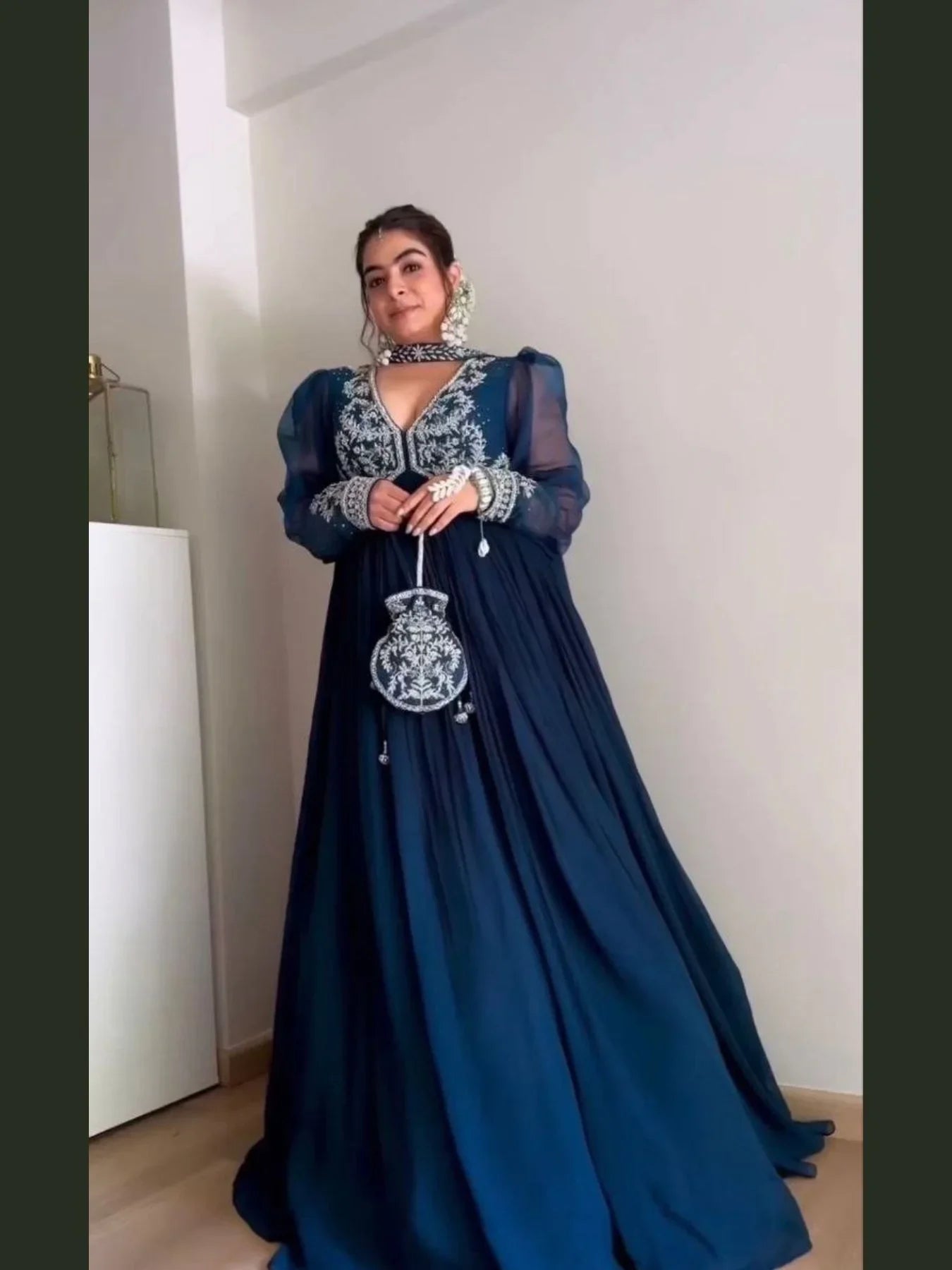 Naaz-o-Ada – Charm and grace