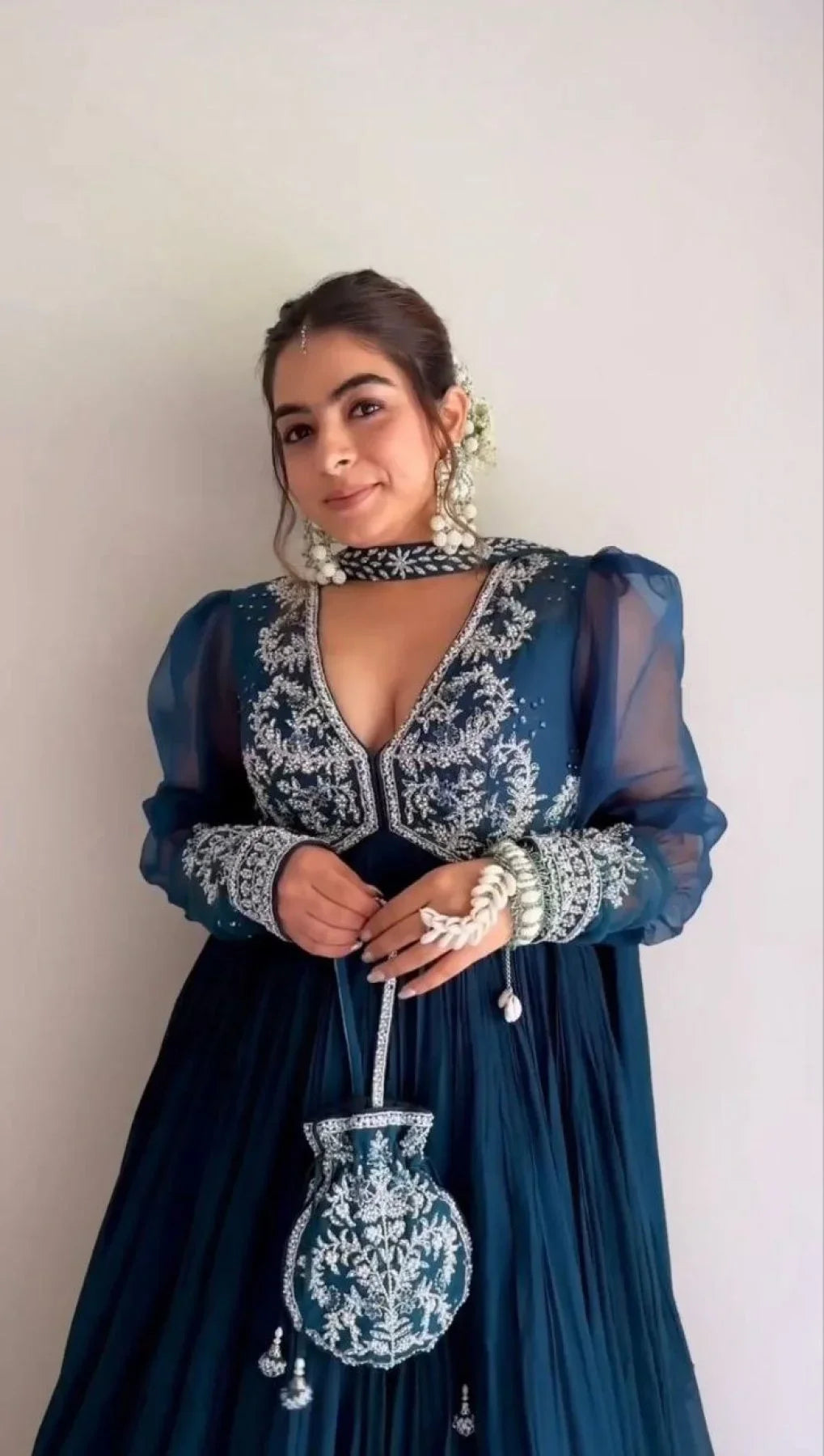 Naaz-o-Ada – Charm and grace