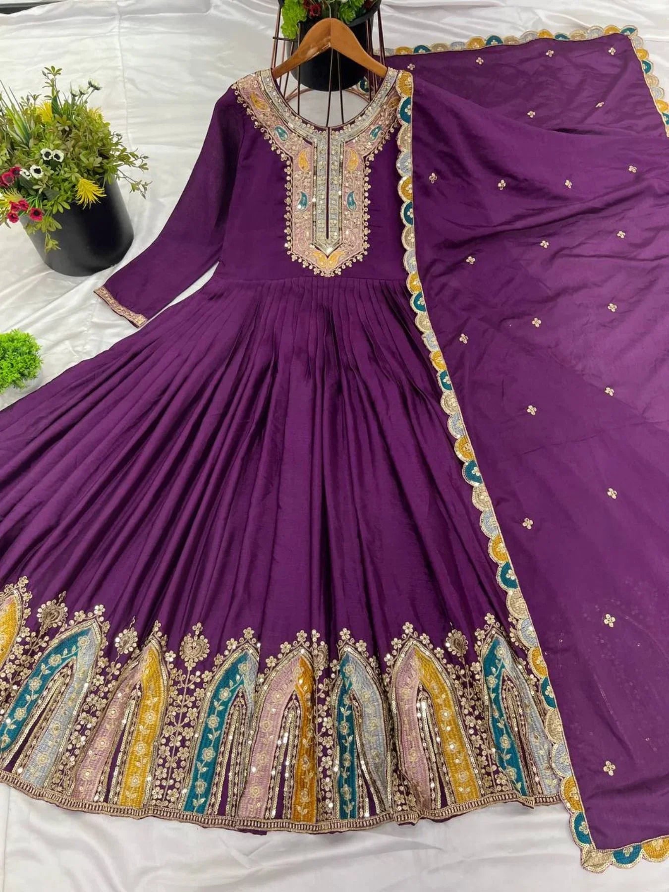 Ethereal Grace – A mesmerizing blend of modern and ethnic chic