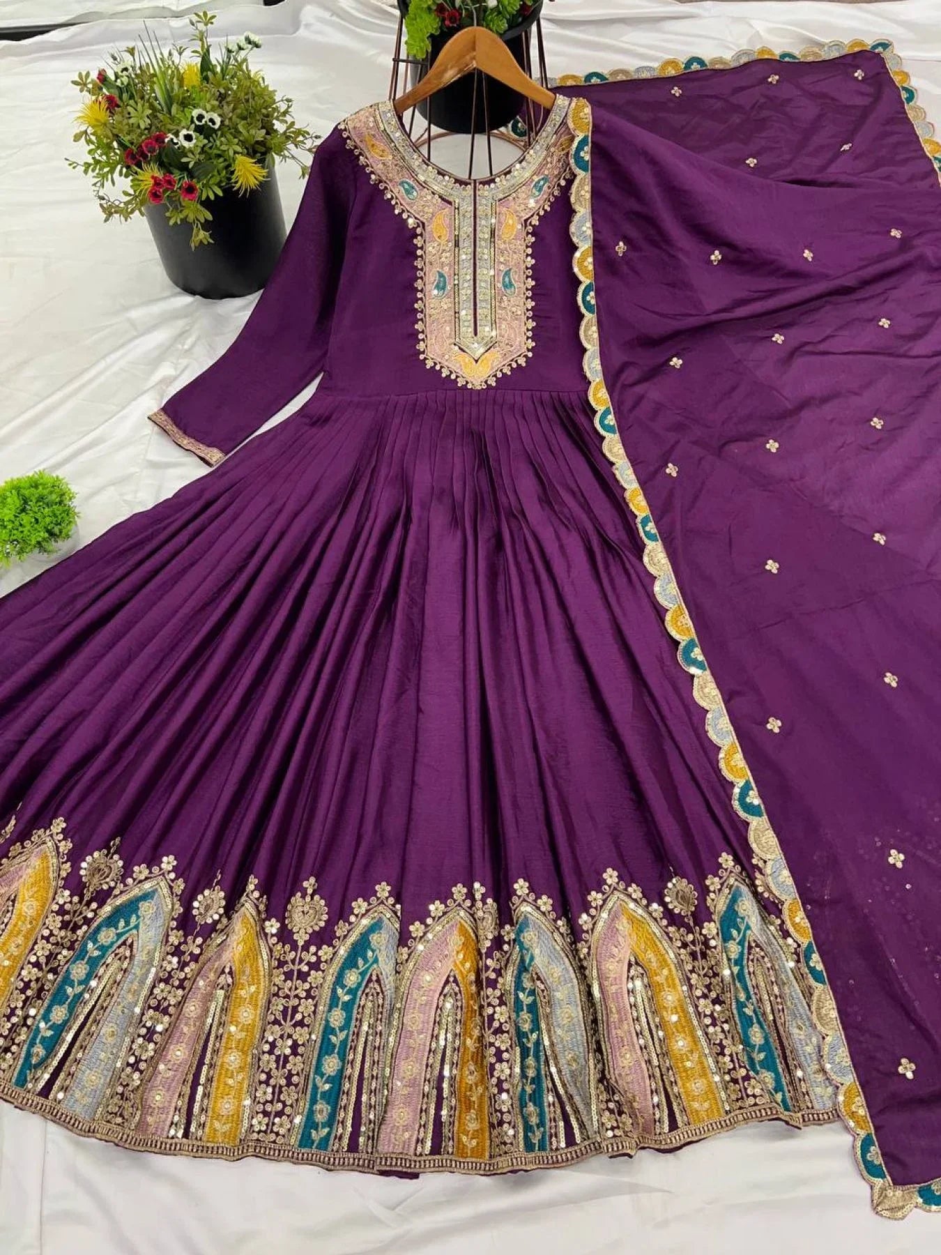 Ethereal Grace – A mesmerizing blend of modern and ethnic chic