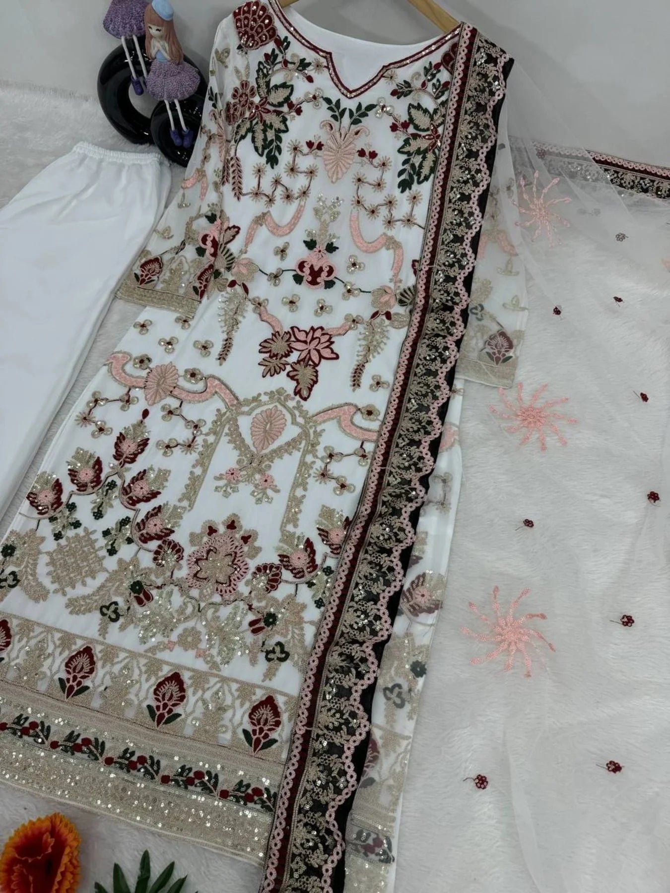 Roshni Saaz – Crafted with light