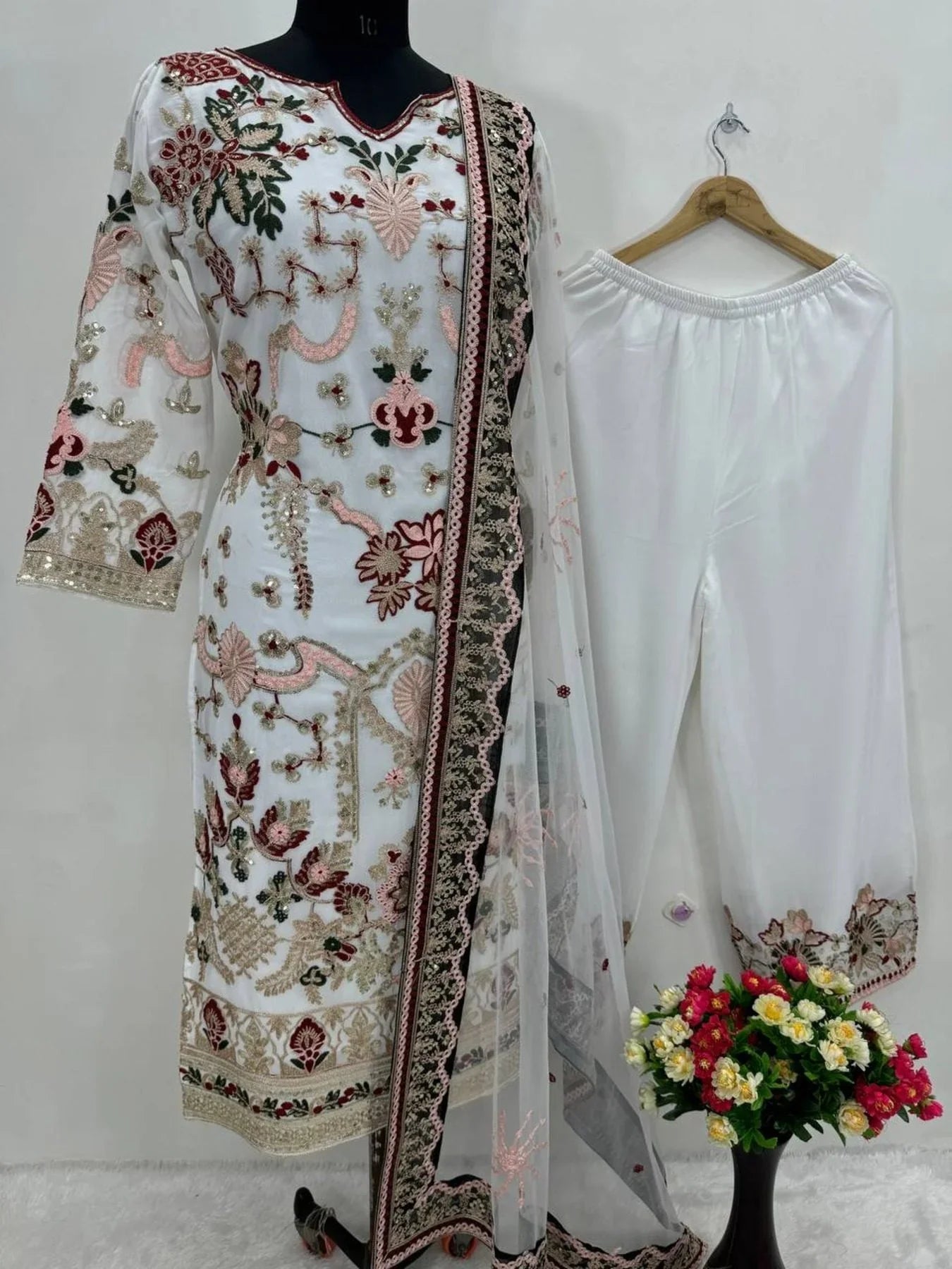 Roshni Saaz – Crafted with light