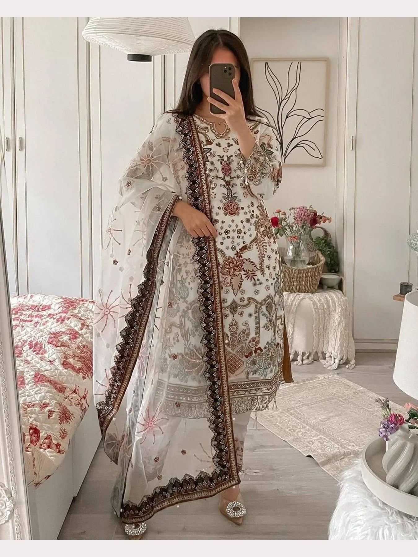 Roshni Saaz – Crafted with light