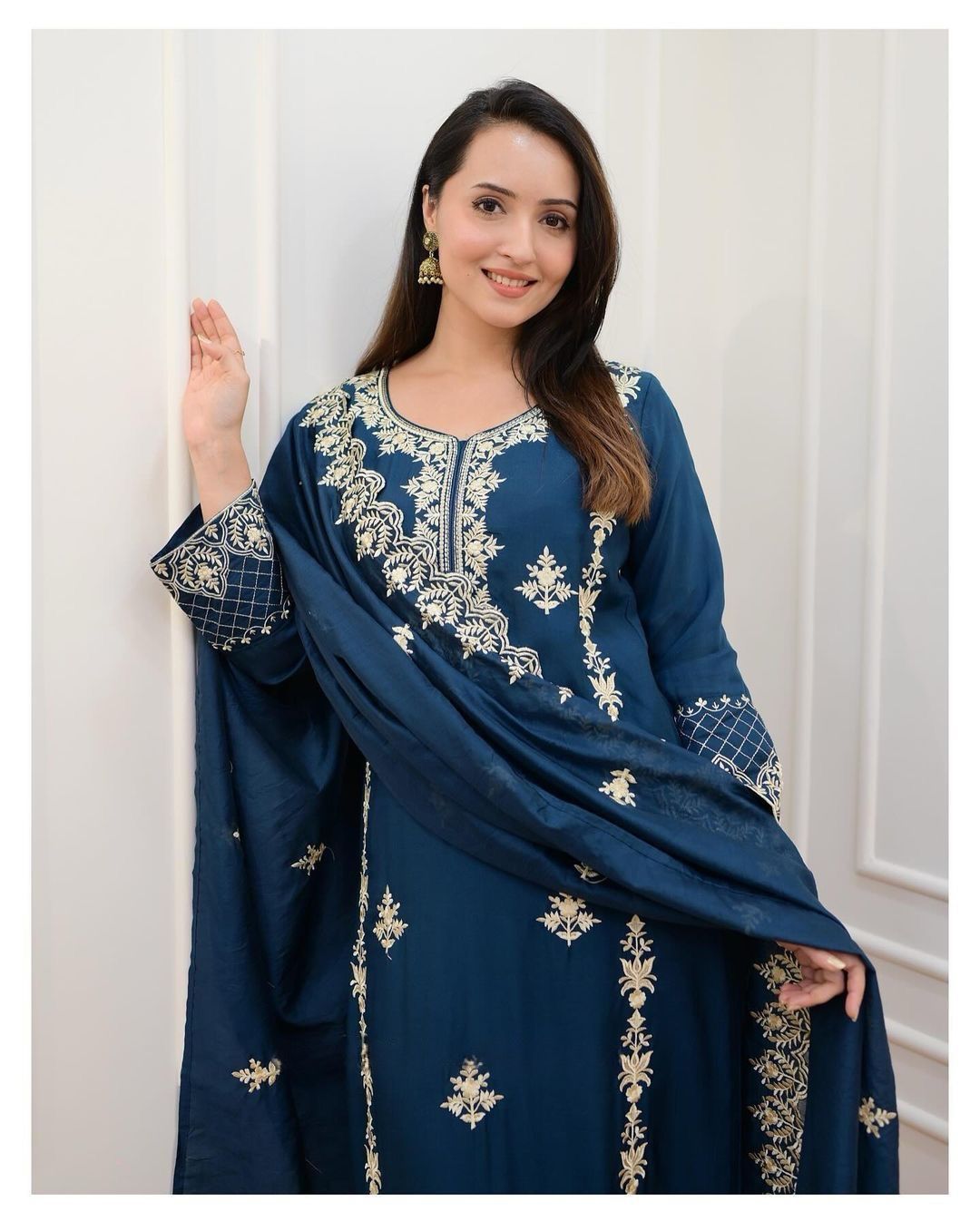 Vanya Ease – Soft fabrics and relaxed silhouettes for daily wear